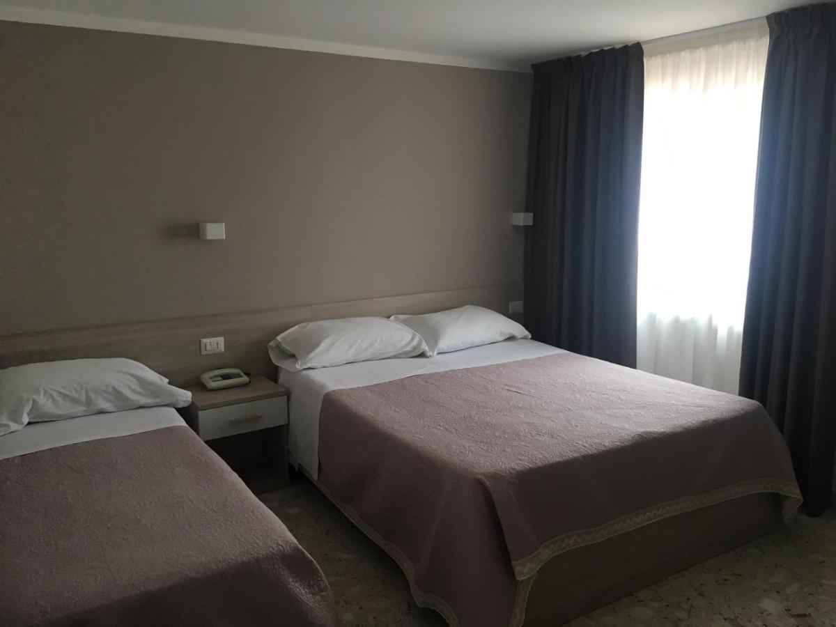 Piccolo Hotel Lamezia SantʼEufemia Lamezia Exteriér fotografie